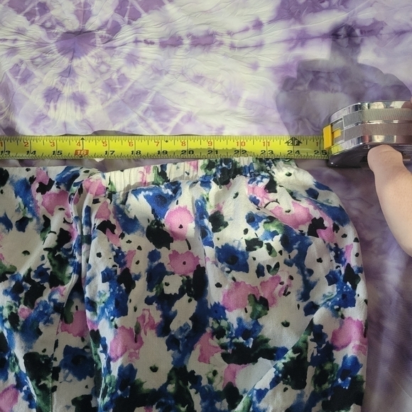 BCBGMaxAzria Women's Floral Peplum Top Size Medium - Picture 14 of 14